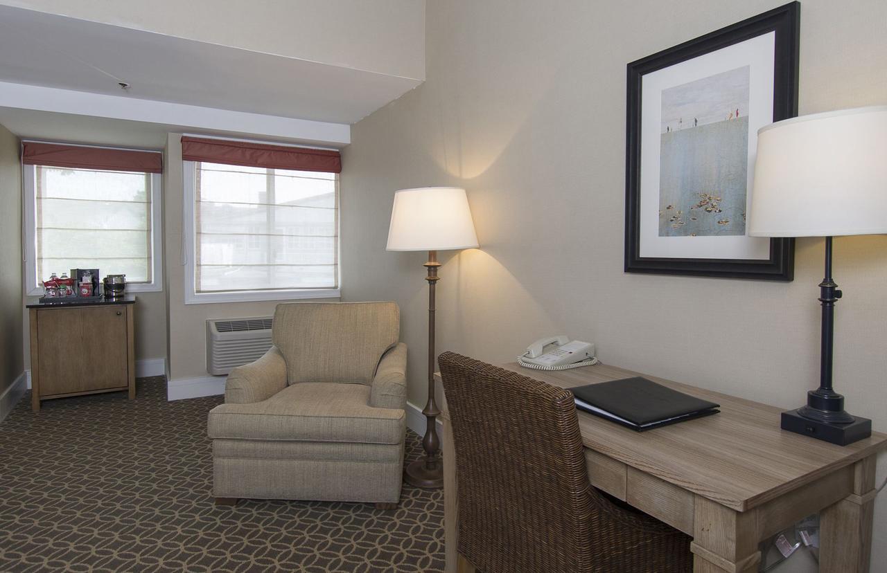 The Westport Inn, An Ascend Hotel Collection Member Стая снимка